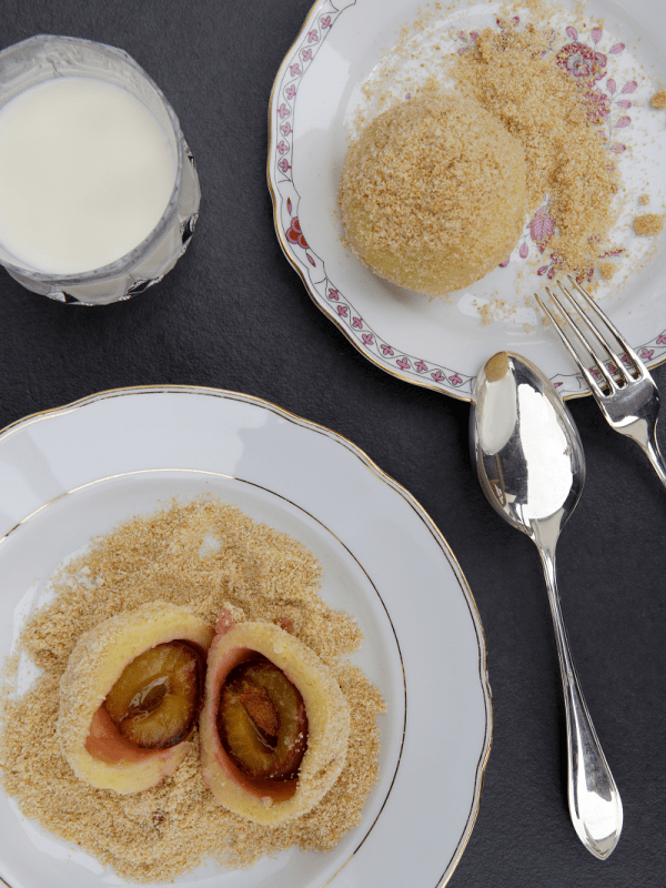 Zwetschken- oder Marillenknödel